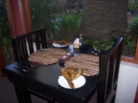 A la Martha's Air-Port Guest House