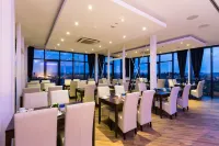 Hotel IV Jahreszeiten Lübeck - 朝食