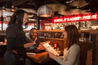 Embassy Suites by Hilton Newark Wilmington South - bar