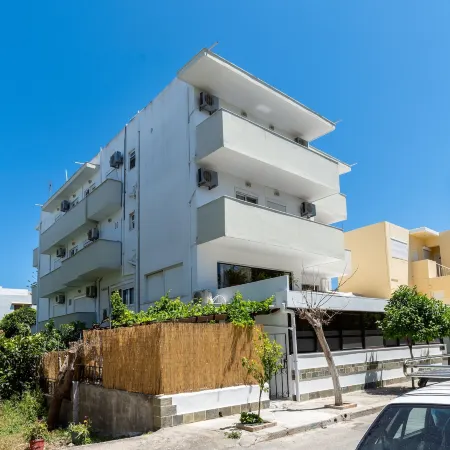Lefka Hotel & Apartments