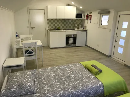 Oriente DNA Studios Отели рядом с достопримечательностью «Parque infantil do Prior Velho»