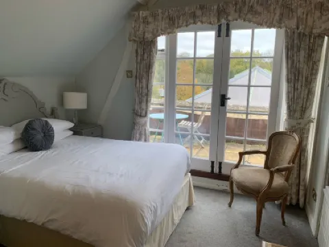 더 화이트 하트 인 윈치콤  호텔