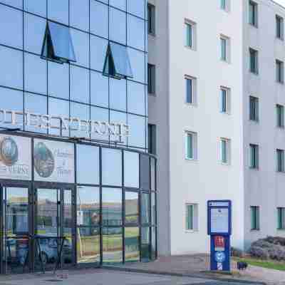 Hôtel Kyriad Poitiers - Jules Verne Hotel Exterior