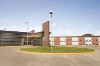 Country Inn & Suites by Radisson, Fergus Falls, MN Hotels in Fergus Falls