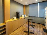 R9 Hostel 栃木駅前 - 男性専用 栃木のホテル