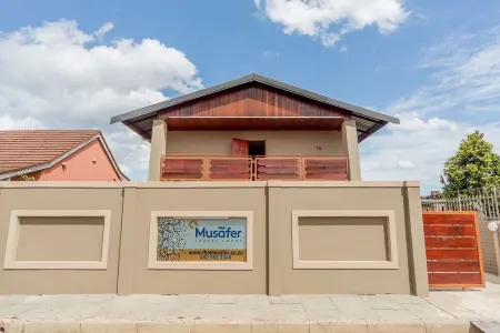 The Musafer Travel Lodge Отели в г. Питермарицбург