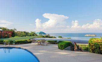Si Como No Resort & Wildlife Refuge