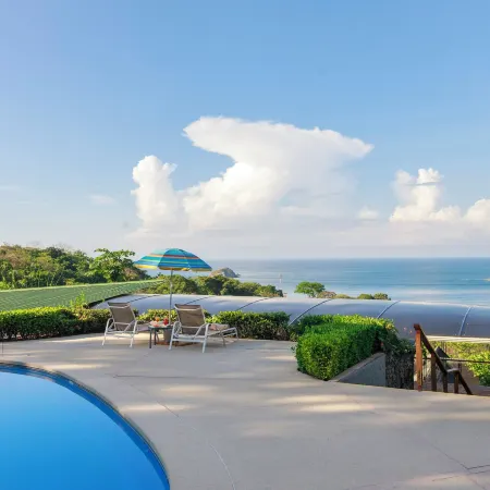 Si Como No Resort & Wildlife Refuge
