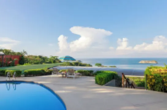 Si Como No Resort & Wildlife Refuge