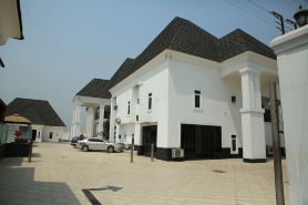 PoshLux Executive Hotel