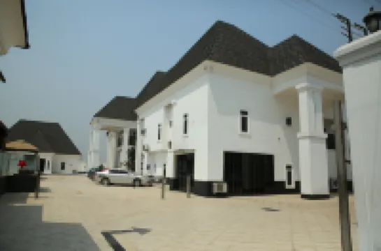 PoshLux Executive Hotel โรงแรมใน