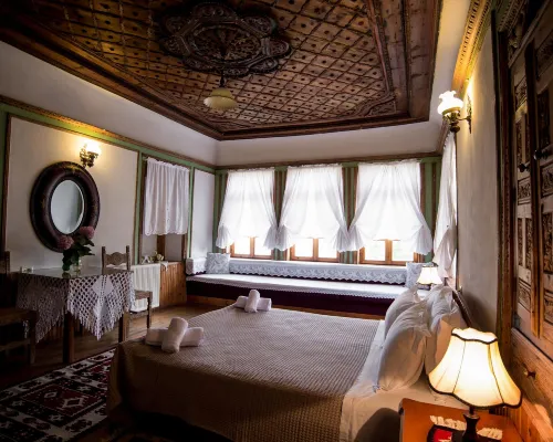 ホテル カレミ ジロカストラのホテル