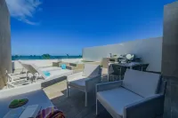 Elegant and Spacious Penthouse with Ocean View