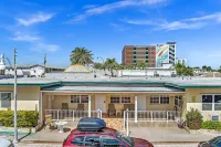 The Sunrise - Condos