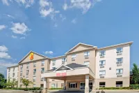 Super 8 by Wyndham Barrie South Hotels in Barrie