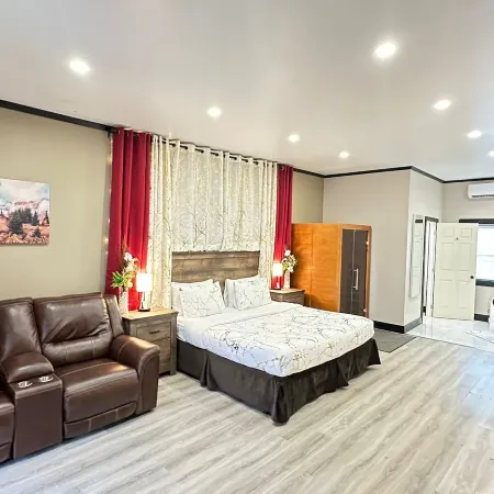 Motel 7 Inn & Suites
