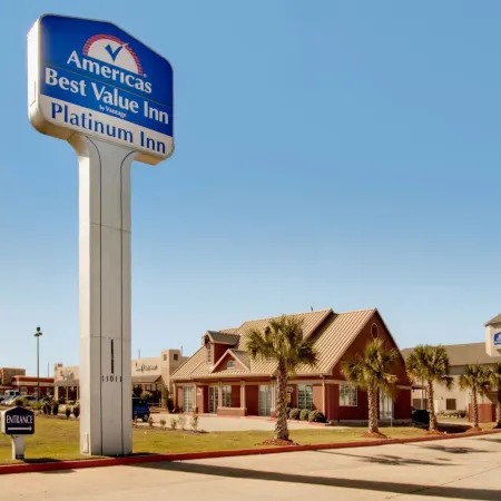 Americas Best Value Platinum Inn & Suites Отели рядом с достопримечательностью «Торговый центр Greenspoint»