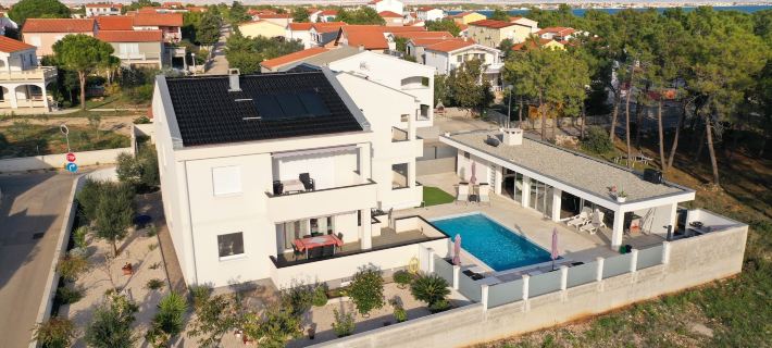 Apartments Olujic Hotels in Vir