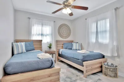 The Bardmoor a Luxury Family Retreat in St Pete Hotels near Kapok Tree Gardens