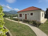 Uphill Glavanovic Pool Villa Hotels in Susanj