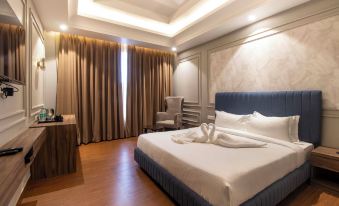 THE MADELINNE HOTEL
