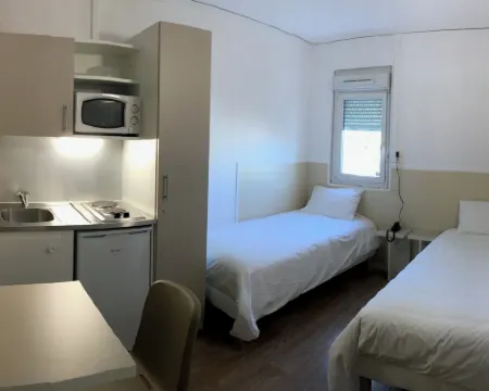 Be Myhôtel Hotels in Evreux