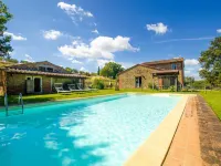 伯爵之家在皮恩扎 薩爾泰阿諾酒店