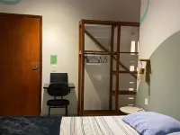 Nômades Riverside - Adventure Hostels & Coworking Hoteles cerca de Faro