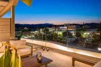 Piazza Suites - غرفة مطلة على الجبل
