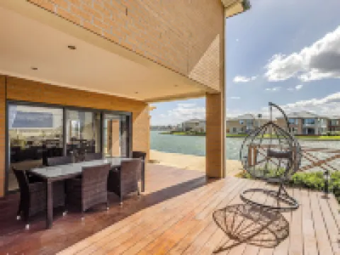 Stayau 5Br Idyllic Lakefront Escape Point Cook Hotels in Point Cook