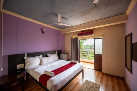 Shree Rajeshwari Resort Отели в г. Морджим