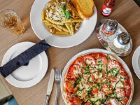 ホリデイ イン ホテル & スイーツ サリー イースト クローバーデール by IHG サリーのホテル