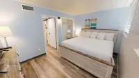 Sea Palm 1D is a 2 Br 1 Bath That is Pet Friendly and Sleeps 6 by RedAwning