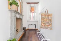 Emily's Holiday House - Authentic Lake Como by Rent All Como Hotels in Torno