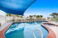 Premium Top Floor Oceanfront Unit In Regency on the Beach 705