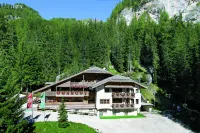 Hotel Villetta Maria Cottage Hoteles en Canazei