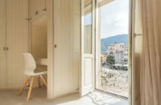 ليندا أبارتمنتس باي رين تشأال كومو