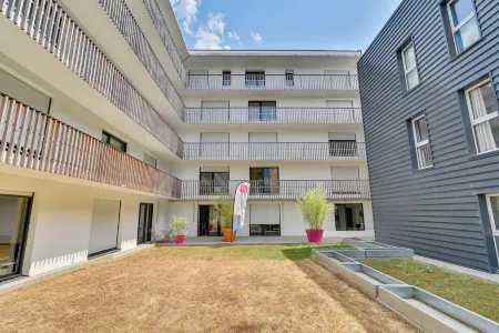 Apparteo Nantes Отели в г. Орво