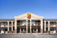 Super 8 by Wyndham Wytheville - Parkering