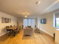 Balcony Sky- View London Apartment