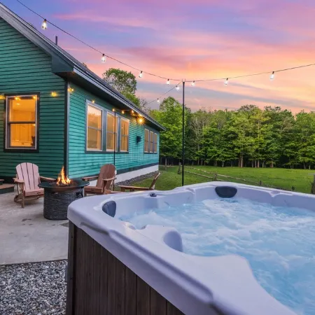 Luxury Riverfront Home on 15+ Private Acres • Hot Tub • Game Room • Sleeps 16 Отели в г. Кэмптон