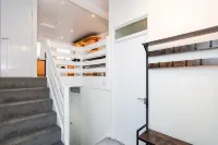 3 Bed House-Free Parking-6Beds