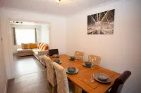 Cozy 3-Bedroom Home in Luton - Homestays