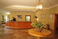 San Raphael Country Hotel