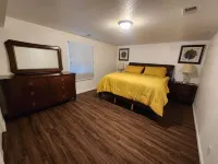 Spacious 5-bedroom house in beautiful Greeley with AC, WiFi