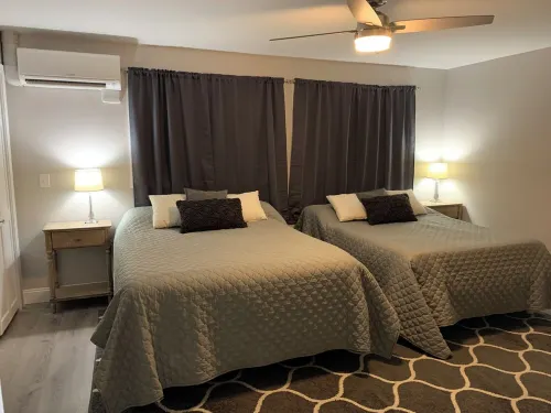 Cozy Condo Just a Minute Walk from a Beautiful Beach at Newfound Lake