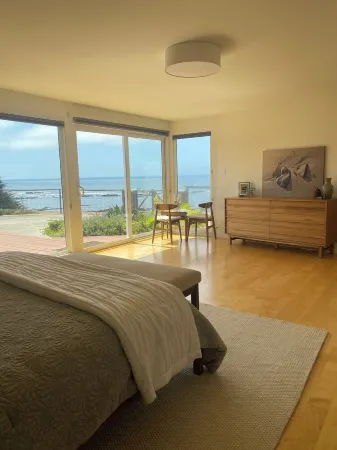 Tranquil Oceanfront Retreat with Breathtaking Views Отели в г. Мосс Бич