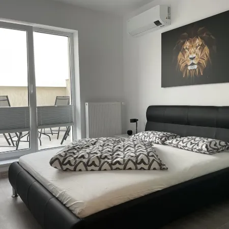 Unique Penthouse Lakeview W19