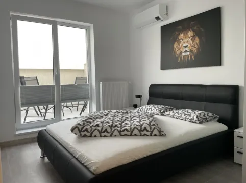 유니크 펜트하우스 레이크뷰 W19