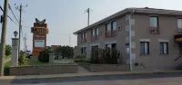 Motel Falcon Hotels in Saint-Hubert